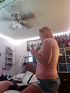 Snapshot of Dixiefaye_Pika chatting on 15, 3, 2025 Dixiefaye Pika online show from 15, 3, 2025