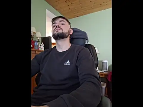 Snapshot of Mitchums chatting on 5, 2, 2026 Mitchums online show from 5, 2, 2026