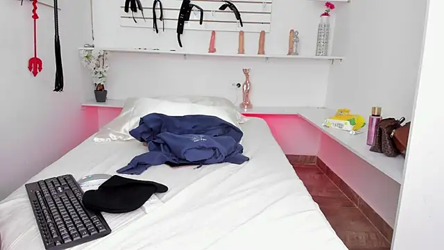 Alejandra Dunn online show from 14, 11, 2025