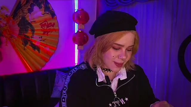 albaismynameX online show from 25, 10, 2025