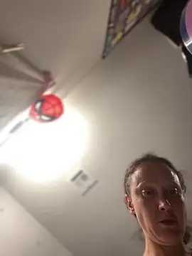 Snapshot of SexyB214 chatting on 27, 10, 2025 SexyB214 online show from 27, 10, 2025