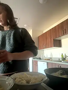 Snapshot of SexyB214 chatting on 14, 11, 2025 SexyB214 online show from 14, 11, 2025