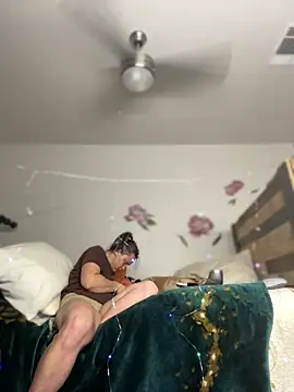 Snapshot of SexyB214 chatting on 16, 11, 2025 SexyB214 online show from 16, 11, 2025