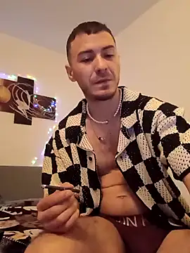 Snapshot of BenDover313OF chatting on 16, 12, 2024 BenDover313OF online show from 16, 12, 2024