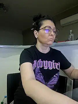 Milf Abigail online show from 20, 2, 2025