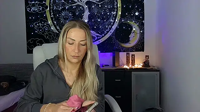 Snapshot of SexxyLiviaa chatting on 16, 10, 2025 SexxyLiviaa online show from 16, 10, 2025