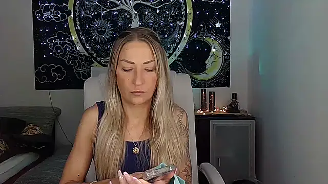 Snapshot of SexxyLiviaa chatting on 21, 10, 2025 SexxyLiviaa online show from 21, 10, 2025