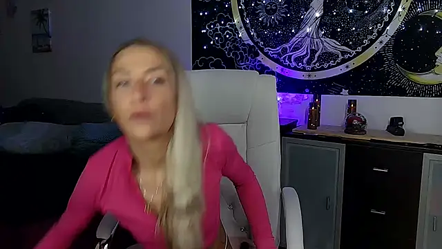 Snapshot of SexxyLiviaa chatting on 9, 11, 2025 SexxyLiviaa online show from 9, 11, 2025