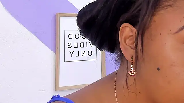 MONAAXXX  online show from 5, 3, 2025