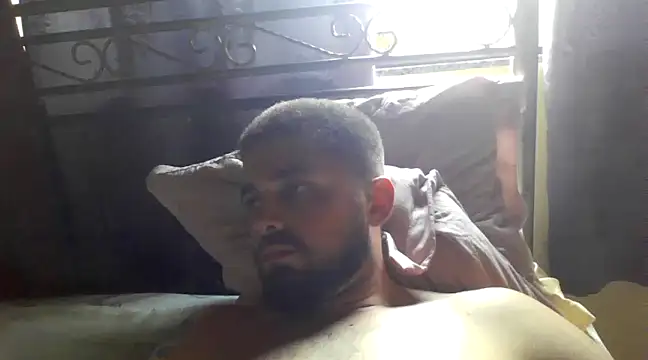 Snapshot of Dat1994 chatting on 2, 12, 2024 Dat1994 online show from 2, 12, 2024