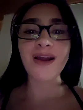 preetypeach online show from 4, 3, 2025