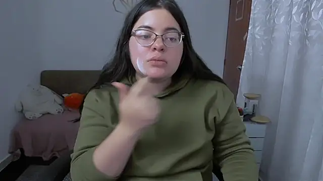 Snapshot of Aria_Fullbuster chatting on 3, 12, 2025 Aria Fullbuster online show from 3, 12, 2025