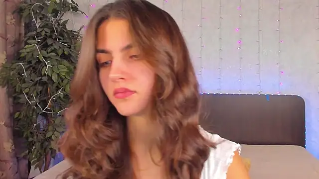Milana Crystal  online show from 10, 12, 2024