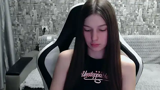 MissMiaCutie online show from 25, 2, 2025