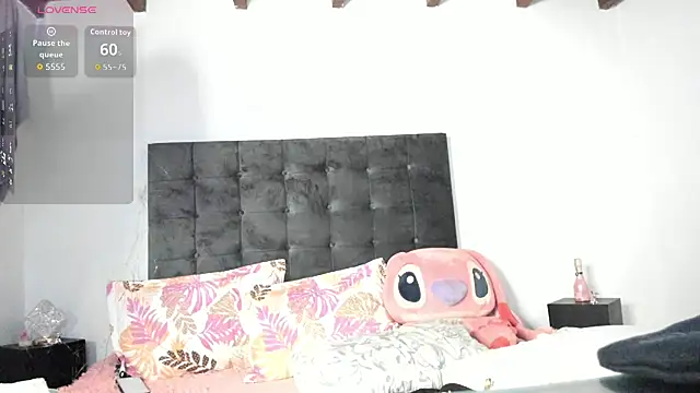 Kylie2211 online show from 24, 10, 2025