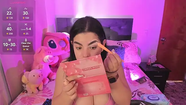 Snapshot of Kylie2211 chatting on 4, 2, 2026 Kylie2211 online show from 4, 2, 2026