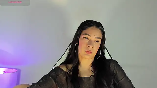 bella hadid1  online show from 8, 2, 2025