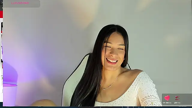 bella hadid1  online show from 16, 2, 2025