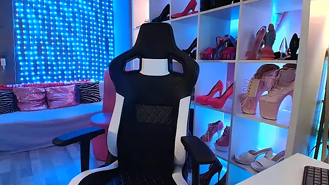 Snapshot of MariellaSun_ chatting on 11, 3, 2025 MariellaSun online show from 11, 3, 2025