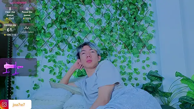 Levii Ackermann online show from 8, 10, 2025