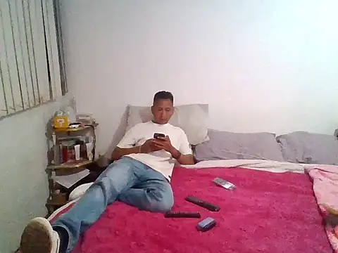 Snapshot of azul33 chatting on 28, 9, 2025 azul33 online show from 28, 9, 2025