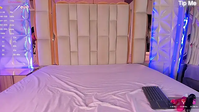 nicole cooper   online show from 11, 11, 2025