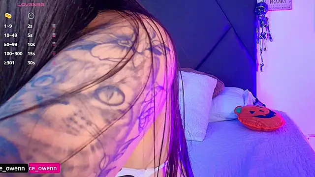 Aliceowenn online show from 1, 11, 2025