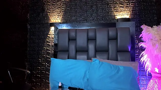 Julieta Coopeer  online show from 5, 12, 2025