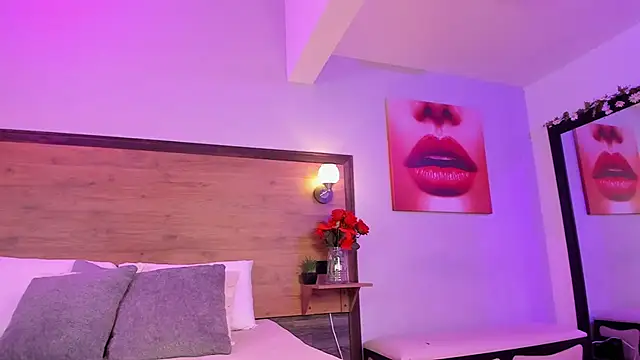 EmmaBakeer online show from 12, 11, 2025