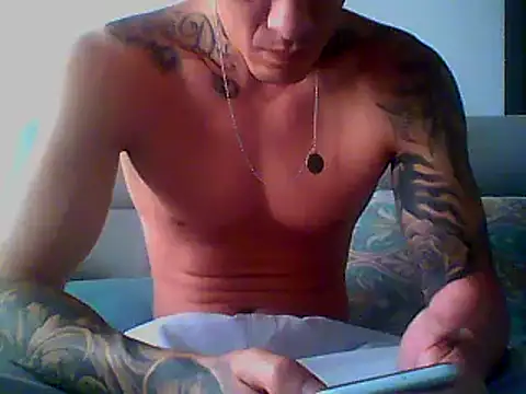 Snapshot of Skater29xx2 chatting on 18, 2, 2025 Skater29xx2 online show from 18, 2, 2025