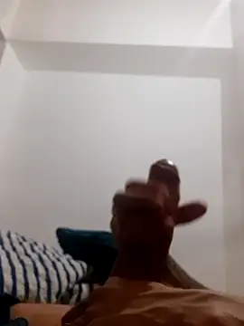 Snapshot of Skater29xx2 chatting on 12, 3, 2025 Skater29xx2 online show from 12, 3, 2025