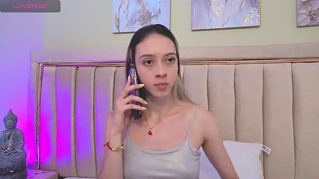 sophiia grey 1 online show from 9, 9, 2025