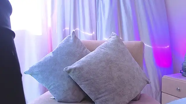 sophiia grey 1 online show from 20, 3, 2026