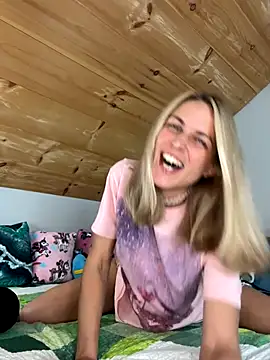 Snapshot of DanaeJustine chatting on 25, 9, 2025 DanaeJustine online show from 25, 9, 2025