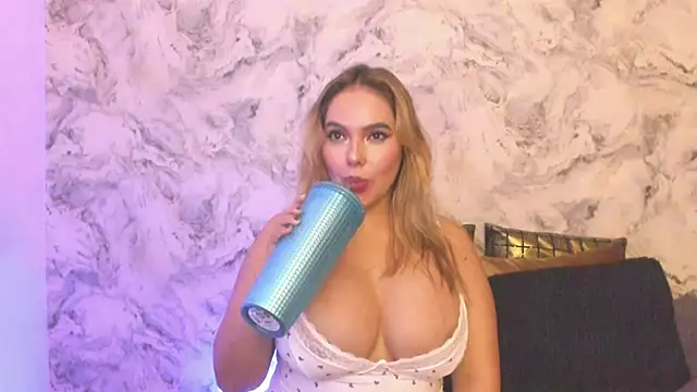 andrea indira20 online show from 24, 2, 2025