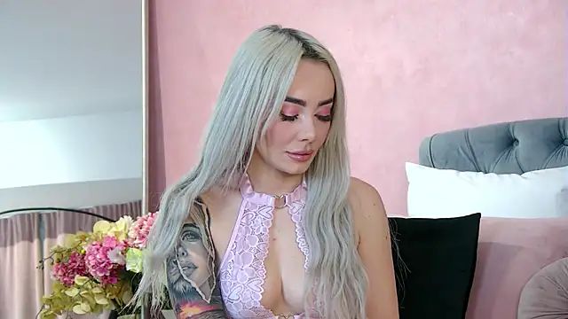 FrancescaMcGray online show from 11, 11, 2025