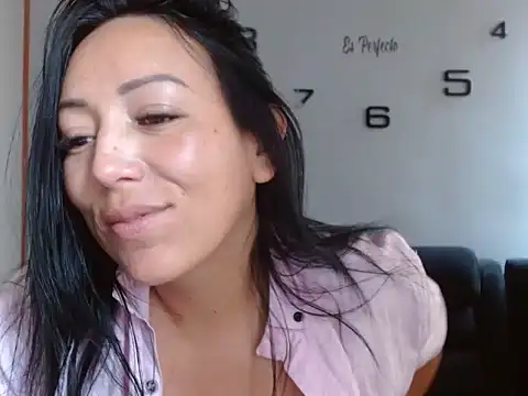 Laura martin  online show from 25, 1, 2025
