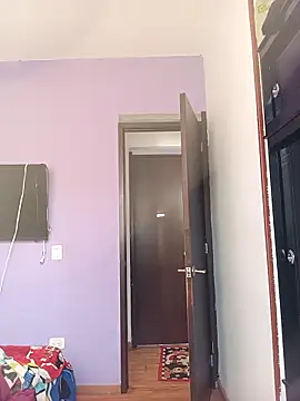 Snapshot of Laura_martin_ chatting on 15, 12, 2025 Laura martin online show from 15, 12, 2025