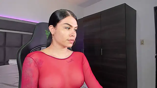 Snapshot of Emmilysantibanez chatting on 30, 11, 2025 Emmilysantibanez online show from 30, 11, 2025