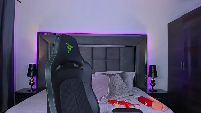 Snapshot of Emmilysantibanez chatting on 19, 2, 2026 Emmilysantibanez online show from 19, 2, 2026