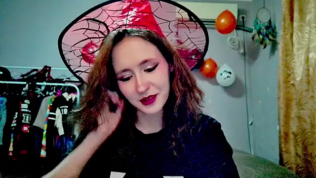 Snapshot of JoannaTompson chatting on 18, 10, 2025 JoannaTompson online show from 18, 10, 2025
