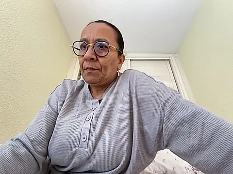 sweeviolet online show from 22, 2, 2025