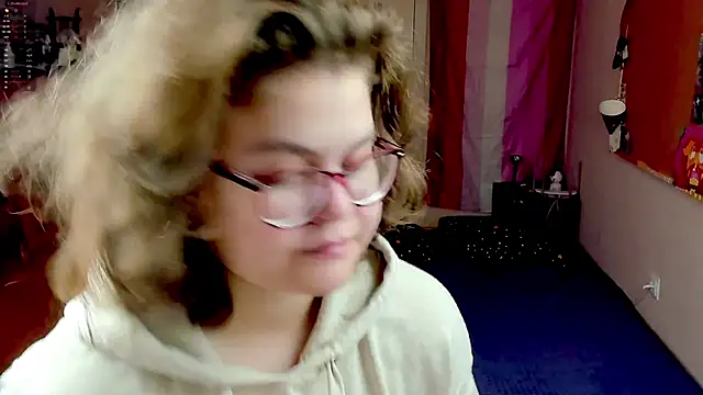 Snapshot of Sashy_Way chatting on 12, 9, 2025 Sashy Way online show from 12, 9, 2025