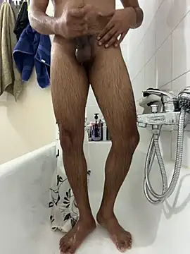 Snapshot of vinzpnr210 chatting on 18, 12, 2024 vinzpnr210 online show from 18, 12, 2024