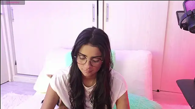 Yues050600 online show from 17, 2, 2025