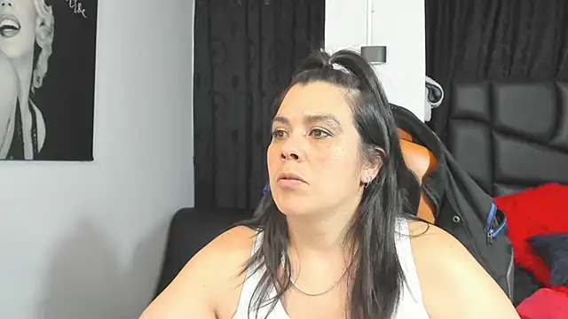 martina foxy  online show from 4, 2, 2025