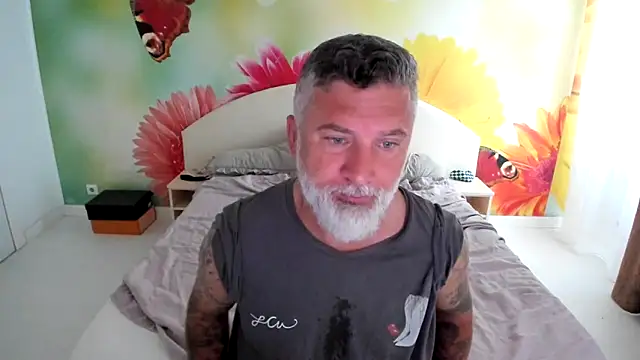 Snapshot of BlowMyXXL chatting on 9, 11, 2025 BlowMyXXL online show from 9, 11, 2025