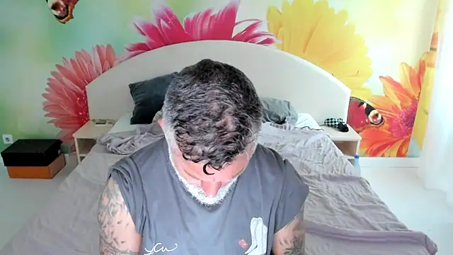 Snapshot of BlowMyXXL chatting on 10, 11, 2025 BlowMyXXL online show from 10, 11, 2025