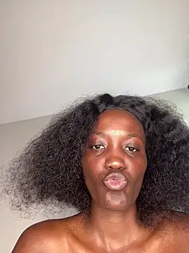 Snapshot of Fanclubbbbb chatting on 24, 10, 2025 Fanclubbbbb online show from 24, 10, 2025