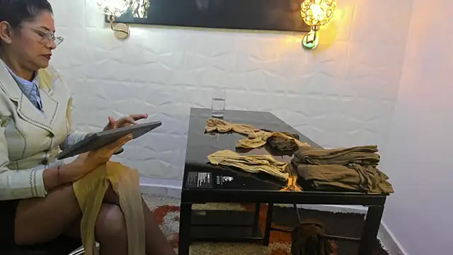 miss lucero1 online show from 3, 2, 2025